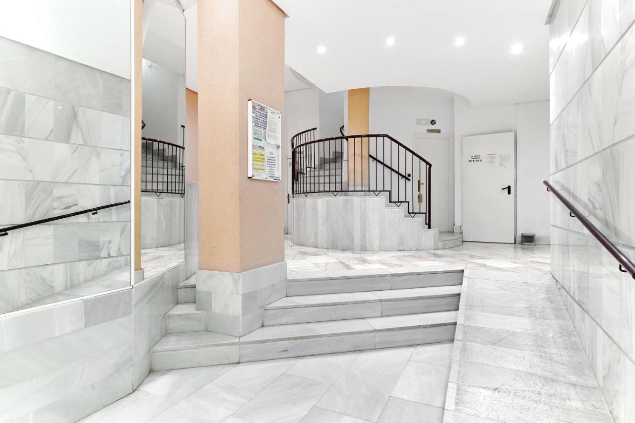 Lovely Sunny Apartment With Shared Pool And Private Parking Torrevieja Eksteriør billede