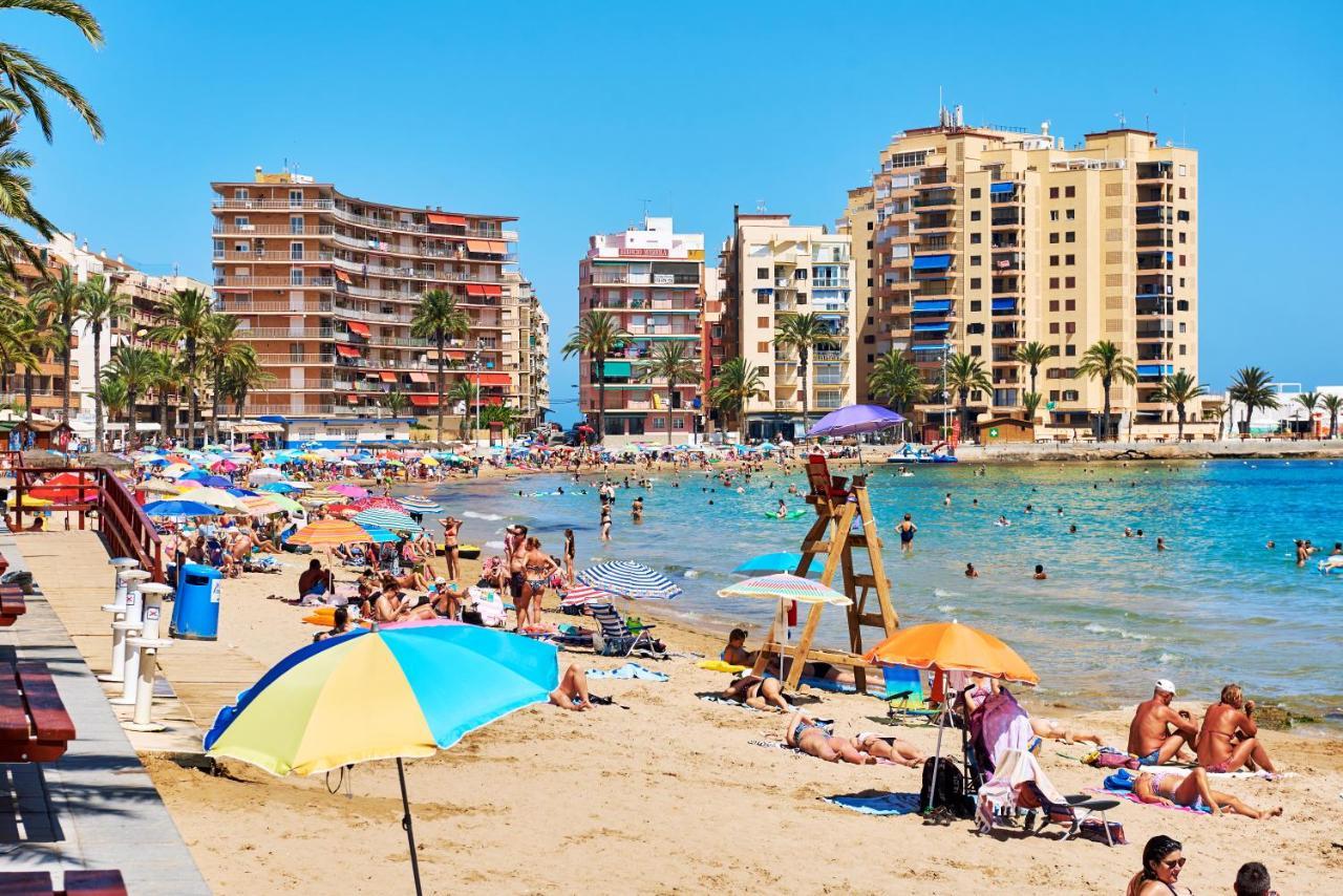 Lovely Sunny Apartment With Shared Pool And Private Parking Torrevieja Eksteriør billede